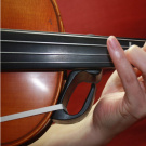 Приспособление для стимулирования мускулатуры кисти левой руки (скрипка/альт)